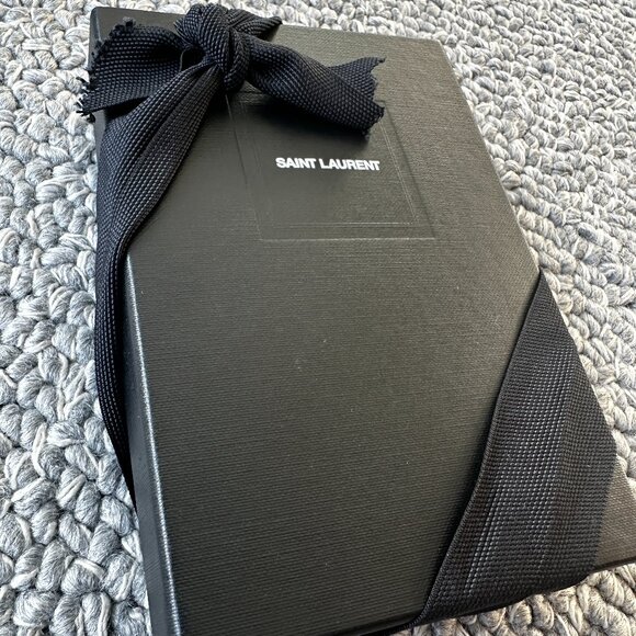 Saint Laurent CASSANDRE MATELASSÉ envelope wallet in grain de poudre leather, S - Picture 5 of 6